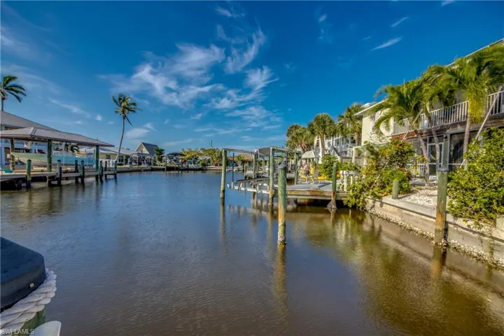 2757  Geary  ST, Matlacha, FL 33993