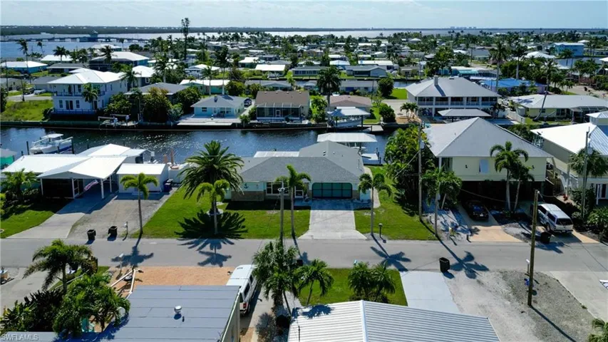 2757  Geary  ST, Matlacha, FL 33993