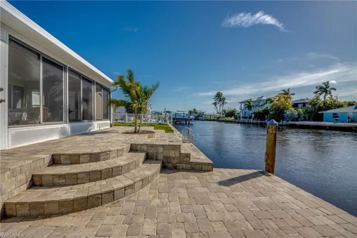 2757  Geary  ST, Matlacha, FL 33993