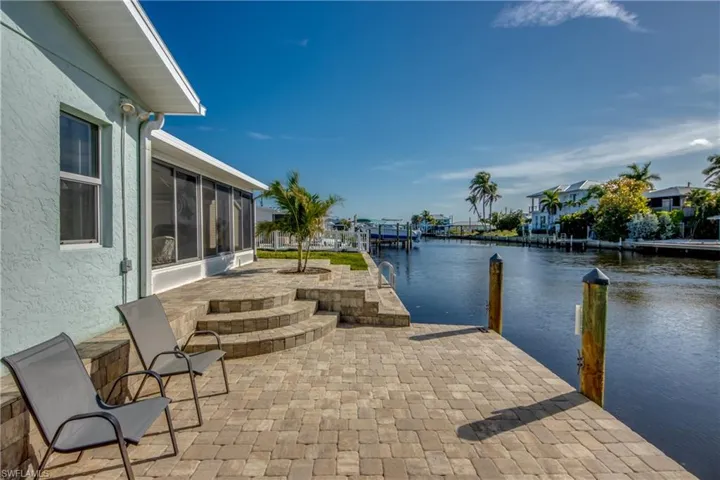 2757  Geary  ST, Matlacha, FL 33993
