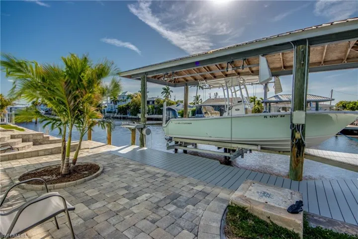 2757  Geary  ST, Matlacha, FL 33993