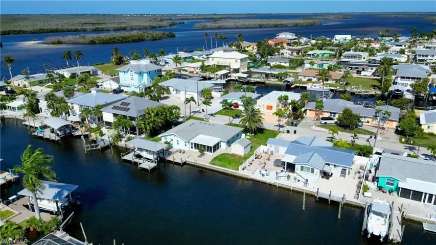 2757  Geary  ST, Matlacha, FL 33993