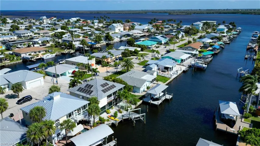2757  Geary  ST, Matlacha, FL 33993