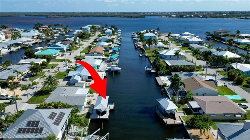 2757  Geary  ST, Matlacha, FL 33993