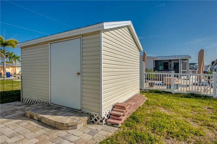 2757  Geary  ST, Matlacha, FL 33993