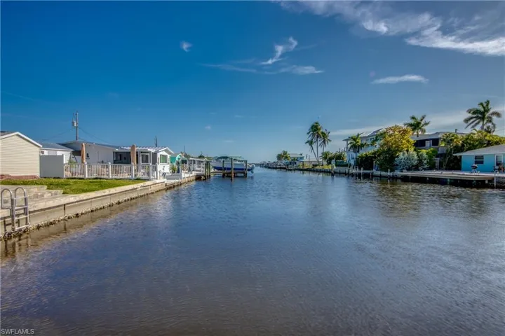 2757  Geary  ST, Matlacha, FL 33993