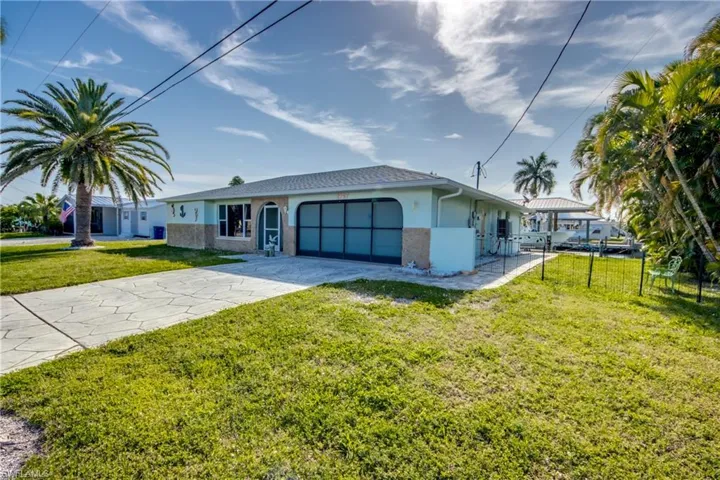 2757  Geary  ST, Matlacha, FL 33993