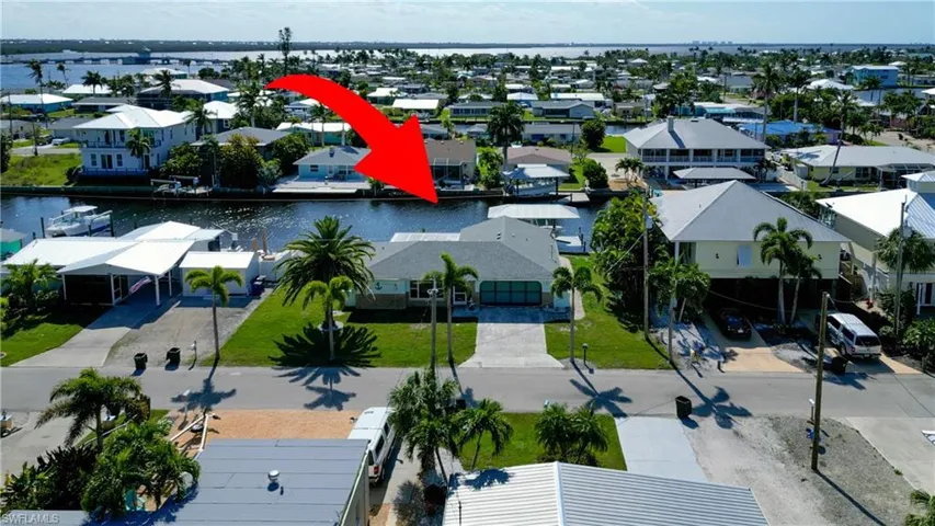 2757  Geary  ST, Matlacha, FL 33993