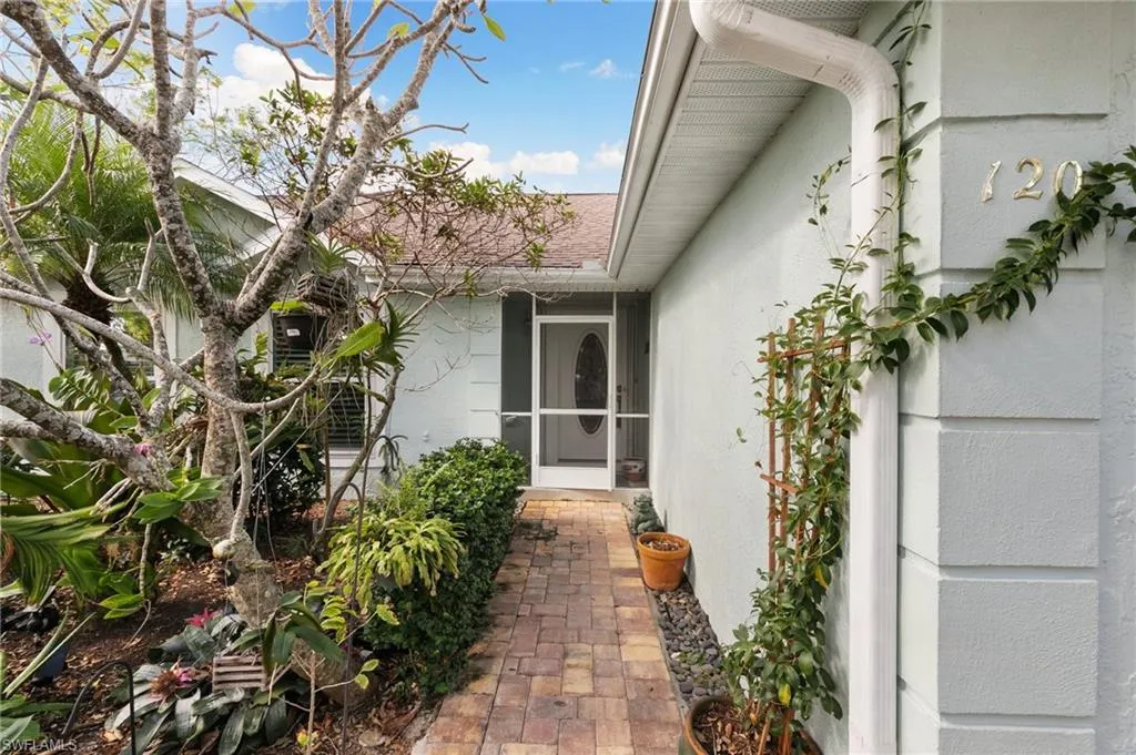 120 Sand Hill ST, Marco Island, FL 34145,224089652