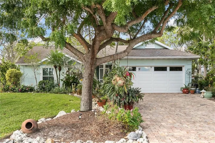 120 Sand Hill ST, Marco Island, FL 34145,224089652