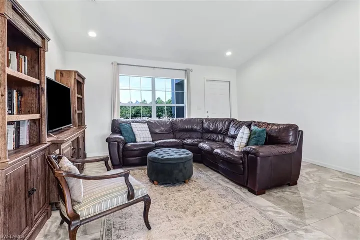 4270  64th NE AVE, Naples, FL 34120