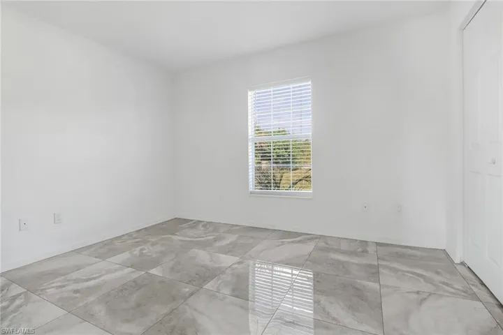4270  64th NE AVE, Naples, FL 34120
