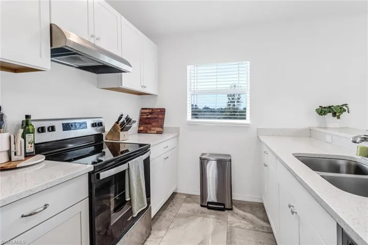 4270  64th NE AVE, Naples, FL 34120