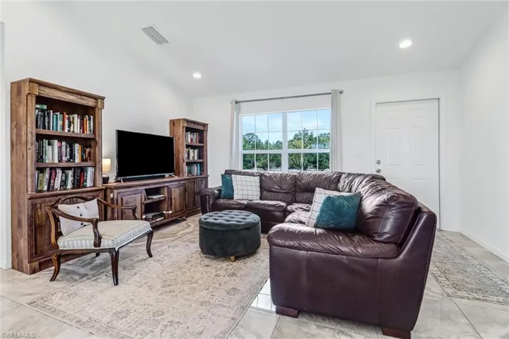 4270  64th NE AVE, Naples, FL 34120