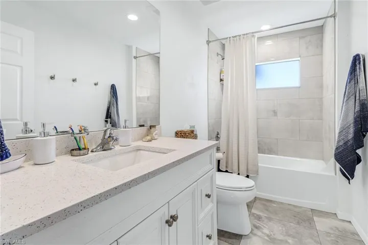 4270  64th NE AVE, Naples, FL 34120