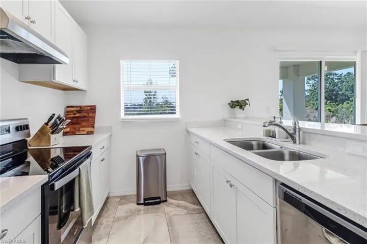 4270  64th NE AVE, Naples, FL 34120