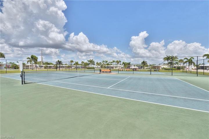Community  tennis/pickleball pre-hurricane Ian