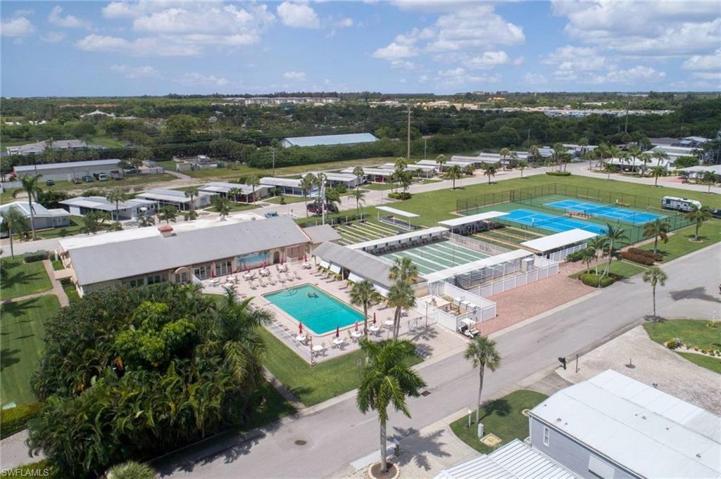 Community recreational amenities  pre-hurricane Ian