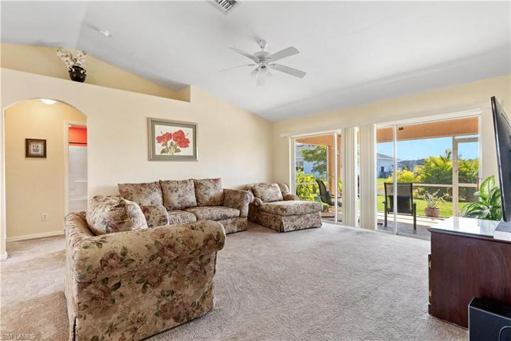 2816 NW 25th TER, CAPE CORAL FL 33993