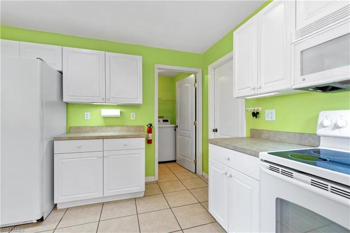 2816 NW 25th TER, CAPE CORAL FL 33993
