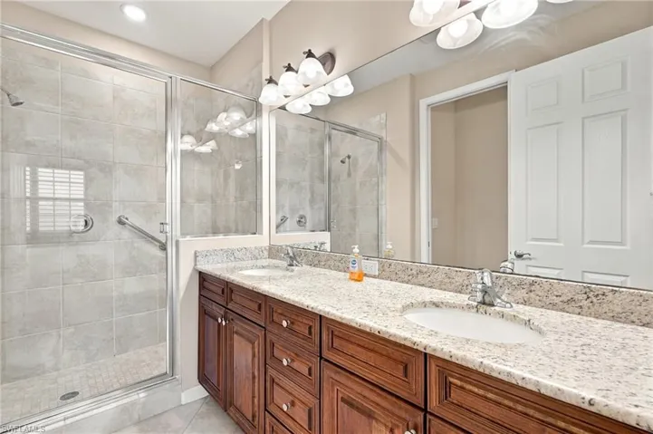8992 Cambria Cir 1603, Naples, Florida 34113