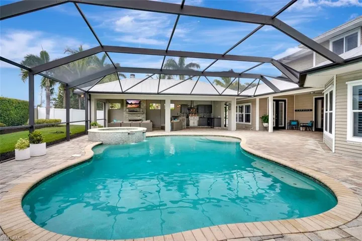15771  Caloosa Creek  CIR, Fort Myers, FL 33908