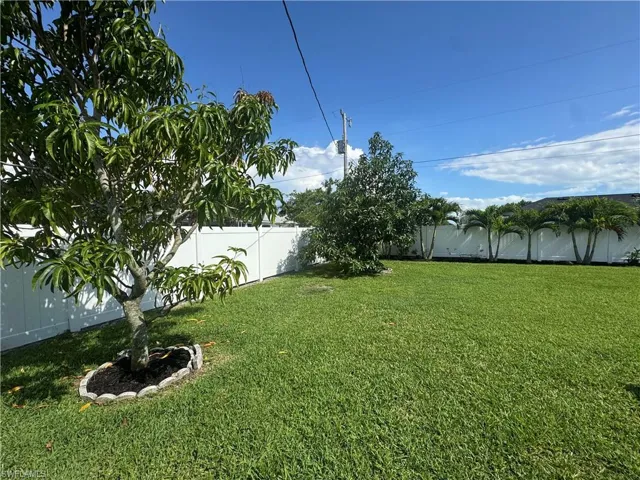 1626 Four Mile Cove Pkwy, Cape Coral, Florida 33990