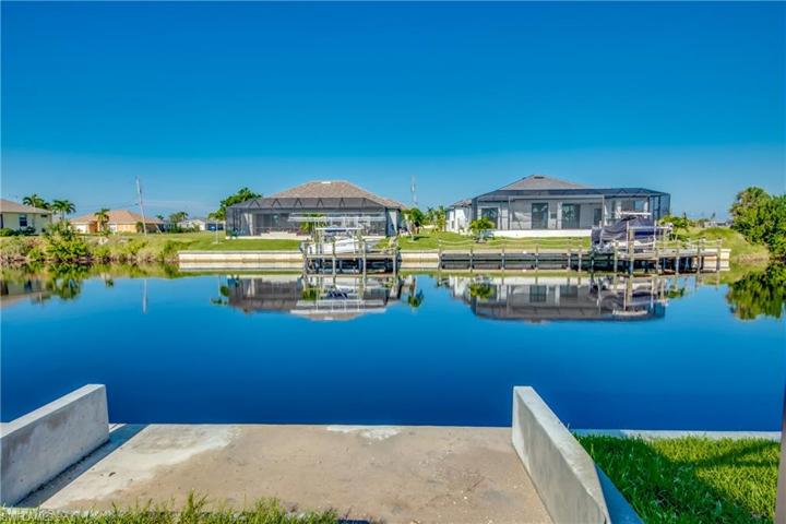Concrete dock