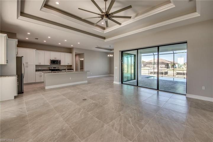 Great room to Lanai