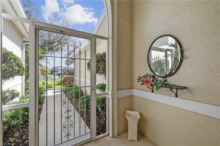 Front Screened Lanai