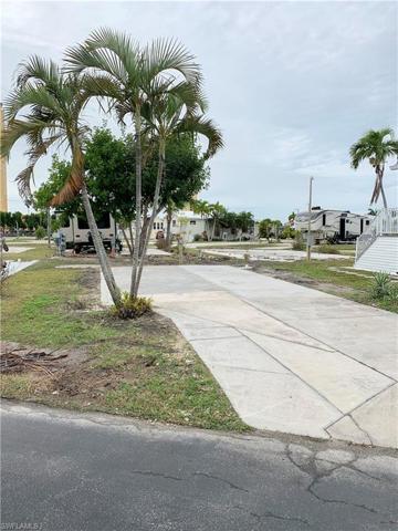 Nicely landscaped lot
