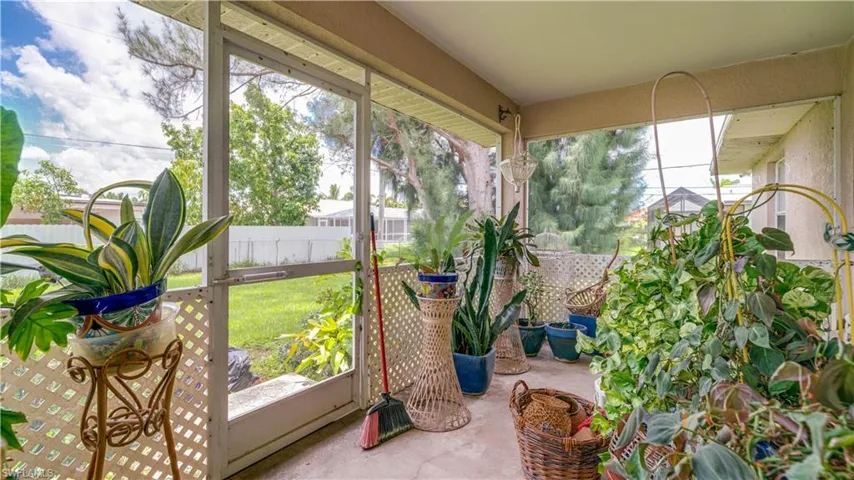 2729 SW 11th  CT, Cape Coral, FL 33914