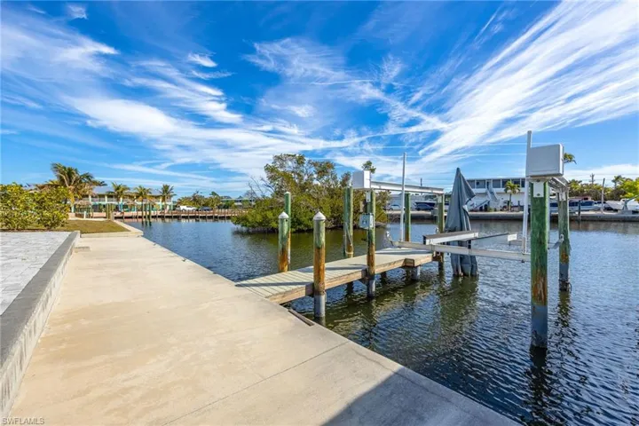 2892 Sanibel Blvd, St. James City, Florida 33956