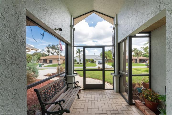 Screened in Entryway