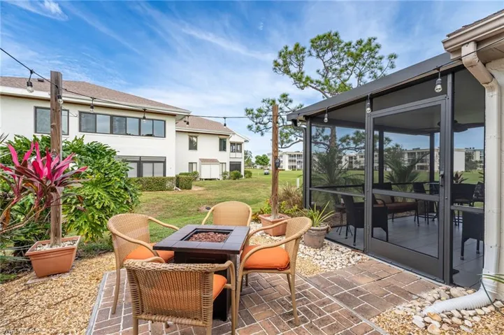 Patio Area w/Firepit Table