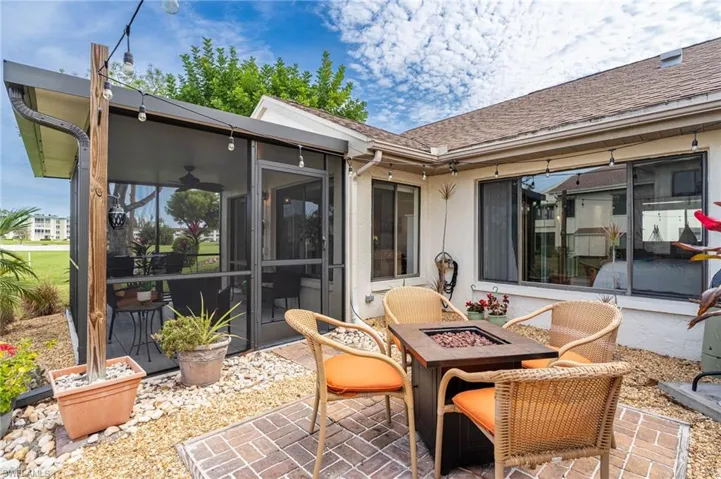 Patio Area w/Firepit Table