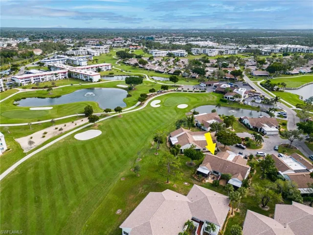 Golf Course Community Villa on the 18th Hole