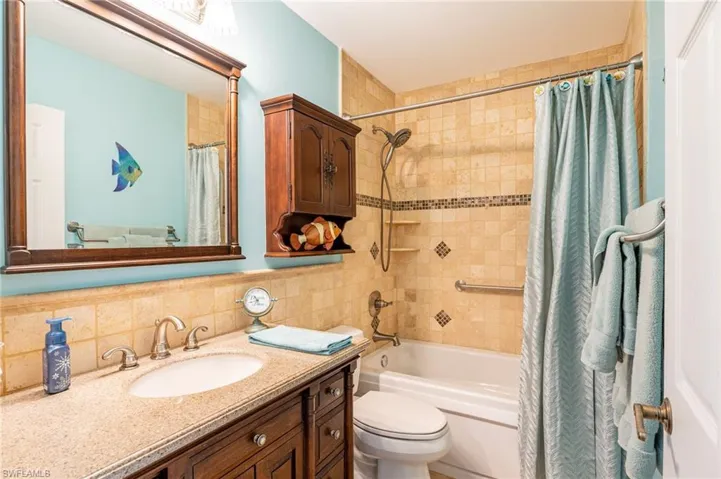 Master Bathroom w/Whirlpool and Shower