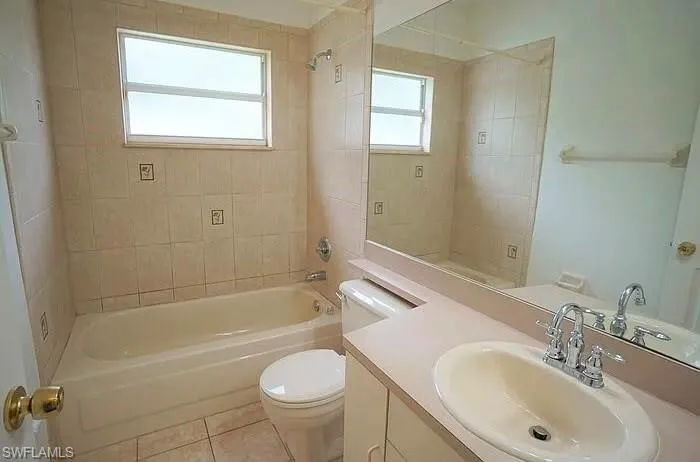 807 Bluegrass Ln, Brandon, Florida 33510