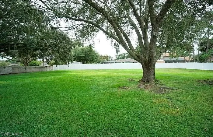 807 Bluegrass Ln, Brandon, Florida 33510