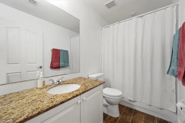 400  Diamond  CIR, Naples, FL 34110