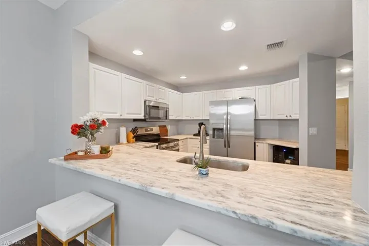 400  Diamond  CIR, Naples, FL 34110