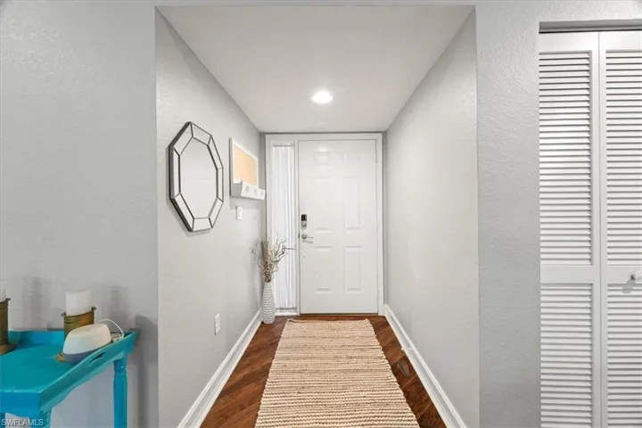 400  Diamond  CIR, Naples, FL 34110