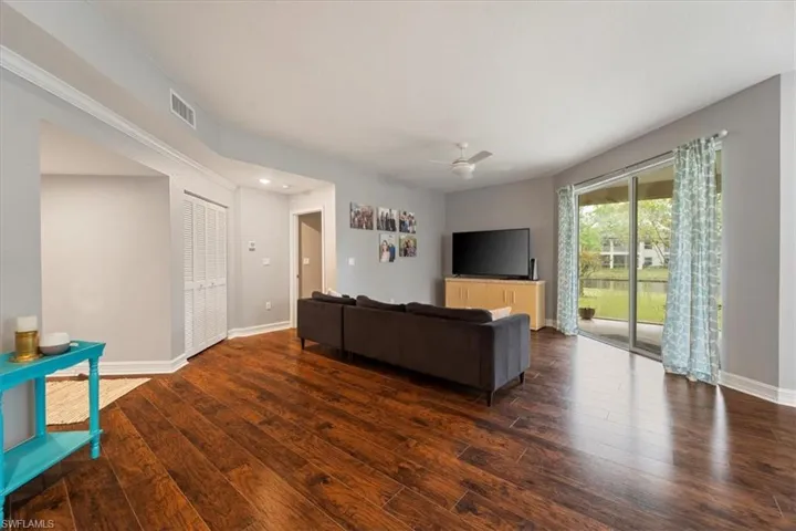 400  Diamond  CIR, Naples, FL 34110