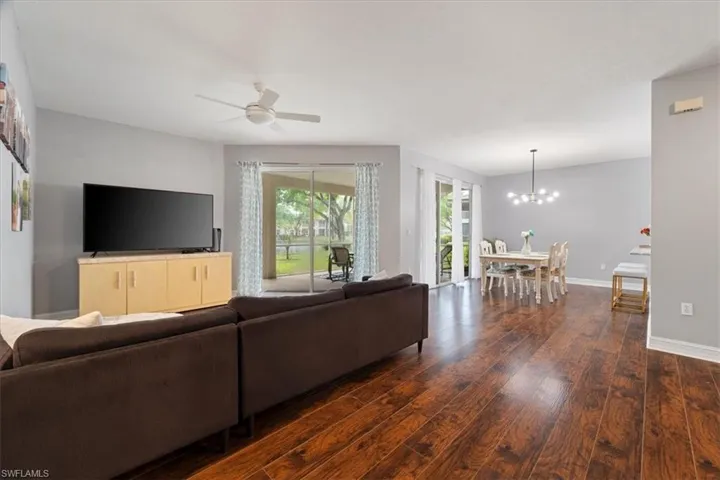 400  Diamond  CIR, Naples, FL 34110