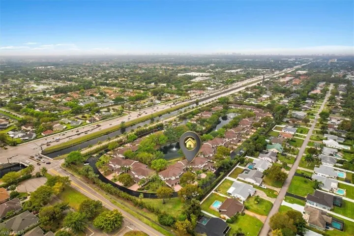 400  Diamond  CIR, Naples, FL 34110