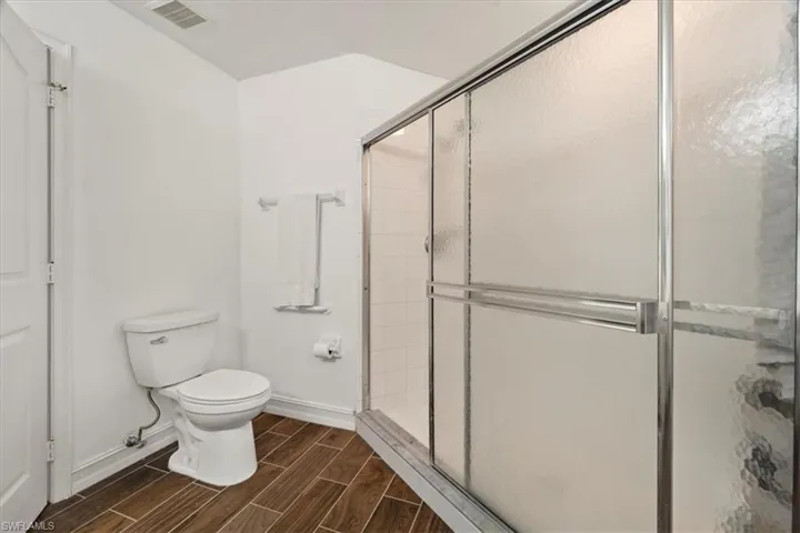 400  Diamond  CIR, Naples, FL 34110