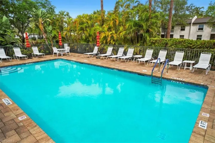 400  Diamond  CIR, Naples, FL 34110