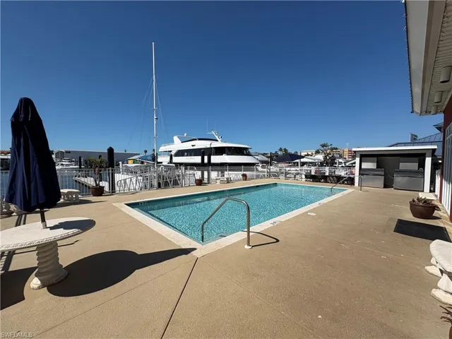 750  River Point  DR, Naples, FL 34102