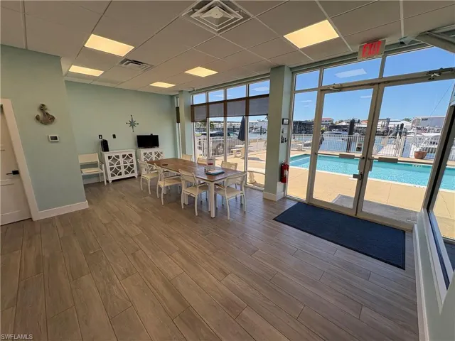 750  River Point  DR, Naples, FL 34102